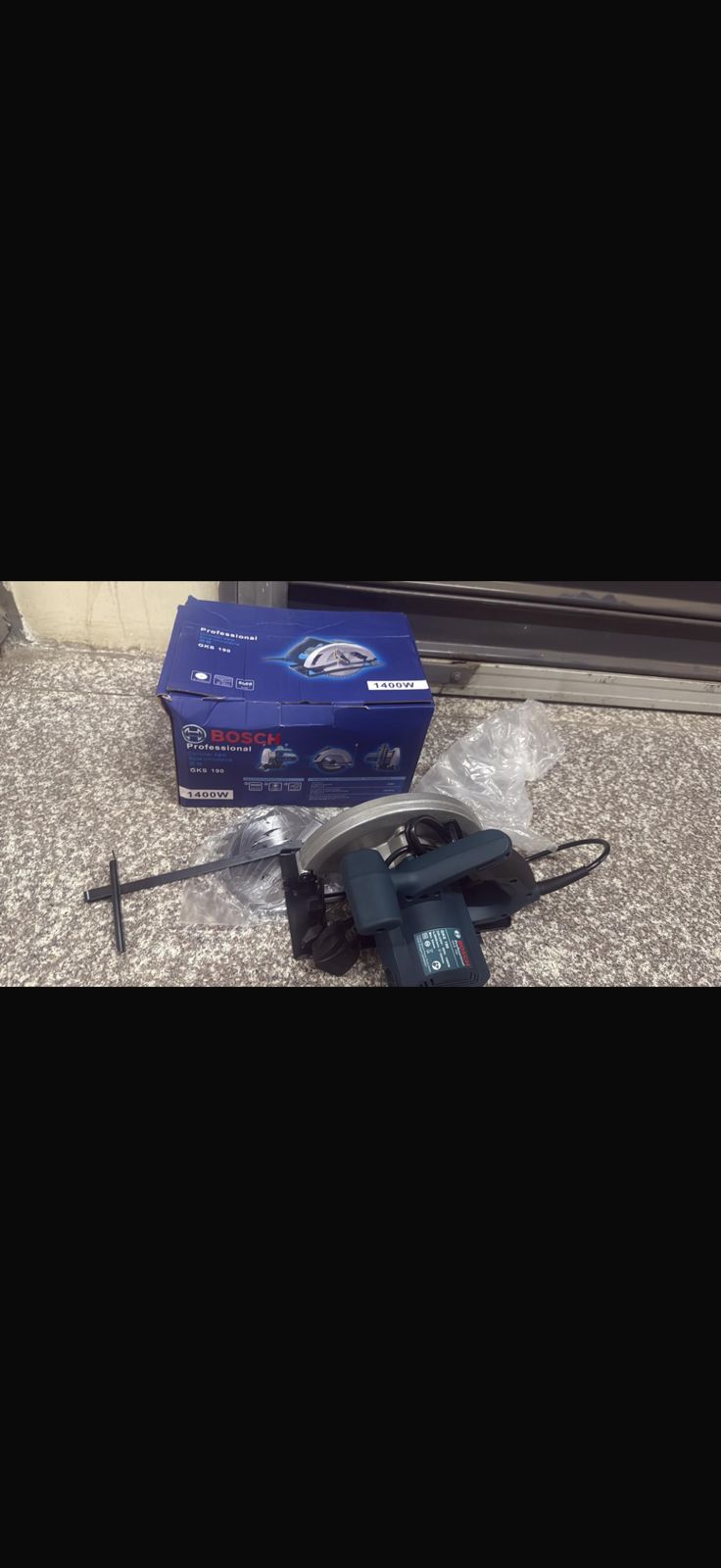 CLEARANCE SALE☀️Bosch GKS 190 Professional Hand-Held Circular Saw 7"🥏Highest motor power in its class at 1400 W. 
Designed for rapid, high-quality cutting in both soft and hard wood. 
Features a 7-in