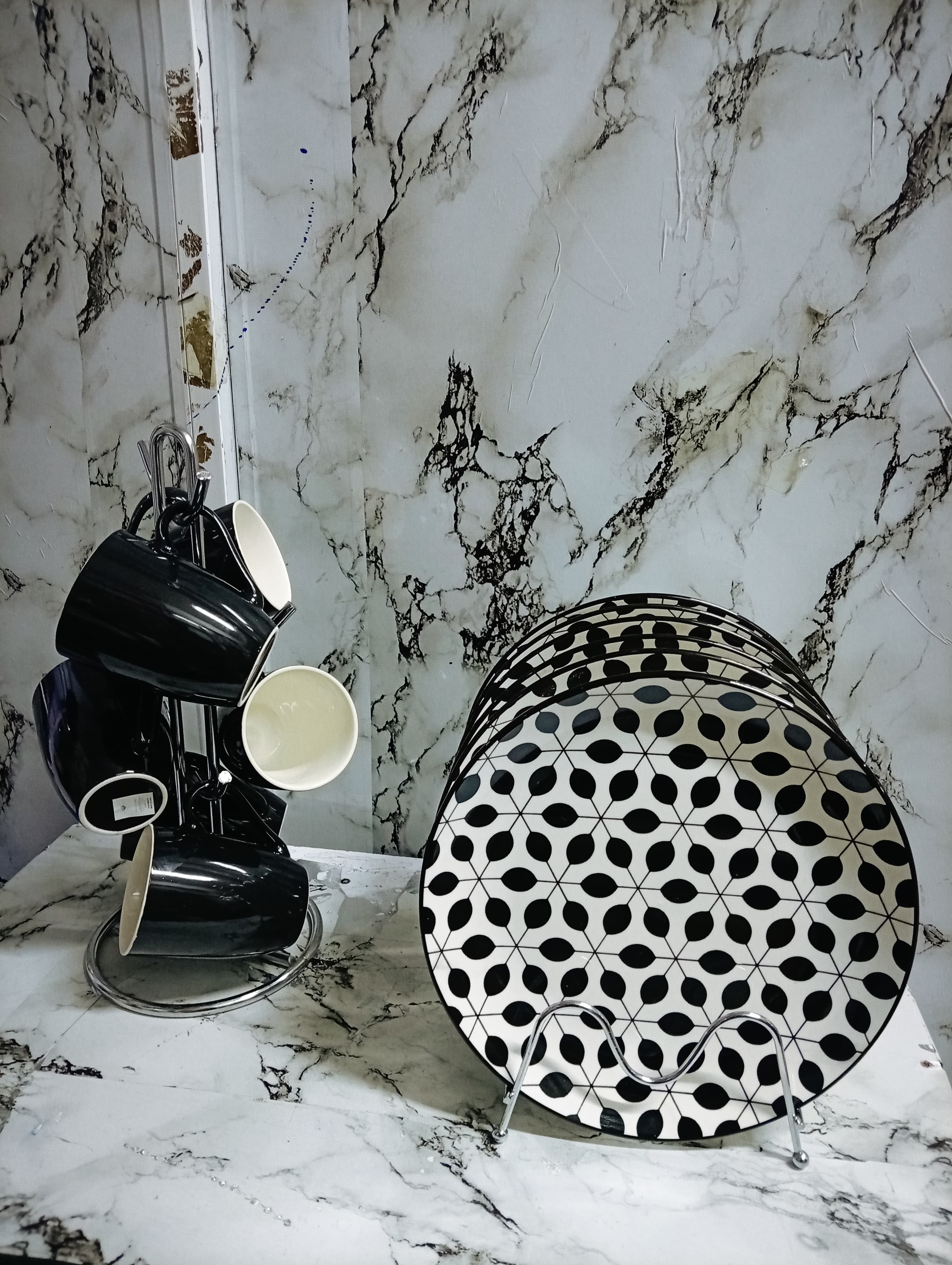 SPECIAL OFFER! HIGH QUALITY!buy an amazing dinner set 😍 of course 12 pcs combo 6pcs Black mug+6pcs leaf plate 🥳durabale provided you handle with care.  Dinnerset is a great item you need for your ki