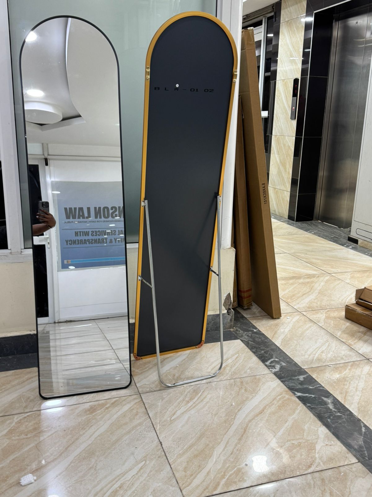 ✨ MINI LINGLONG FULL-LENGTH DRESSING MIRROR (GOLD FRAME) ✨ Add a touch of luxury and elegance to your room with this gold-framed full-length mirror. Perfect for bedrooms, dressing areas, or hallways,