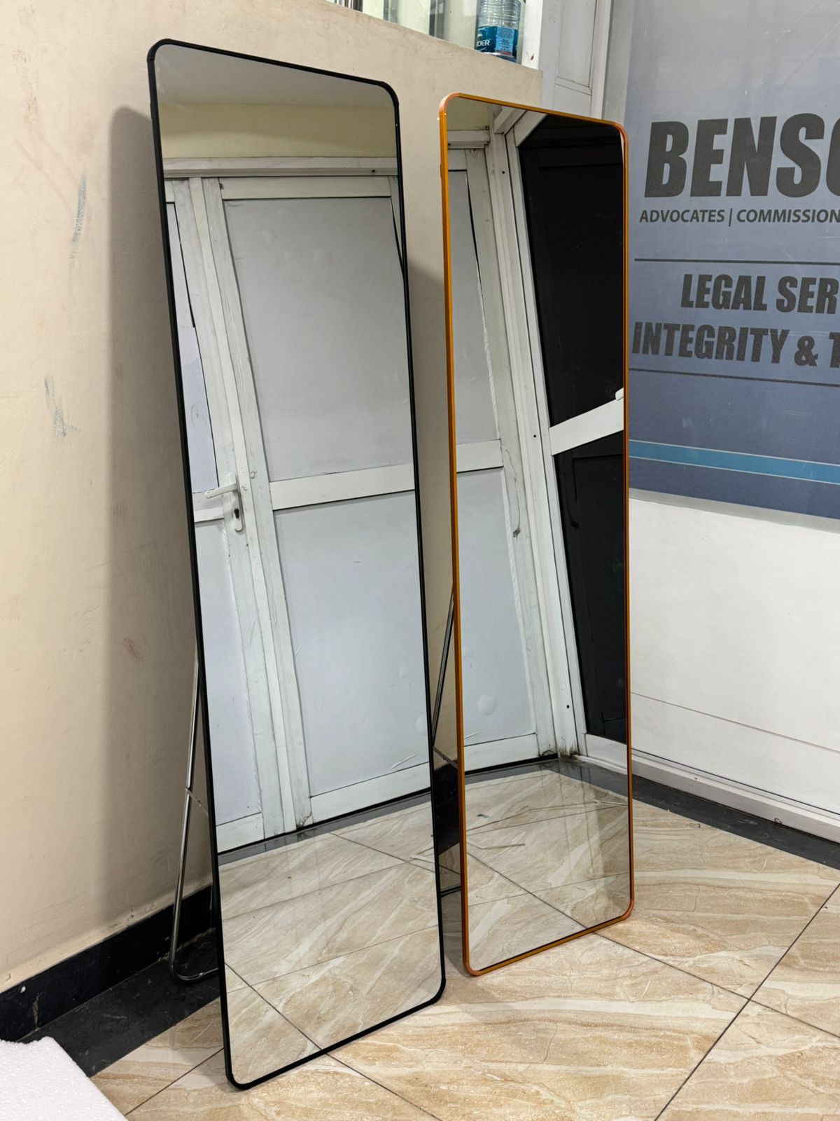 ✨ MINI LINGLONG FULL-LENGTH DRESSING MIRROR (GOLD FRAME) ✨ Add a touch of luxury and elegance to your room with this gold-framed full-length mirror. Perfect for bedrooms, dressing areas, or hallways,