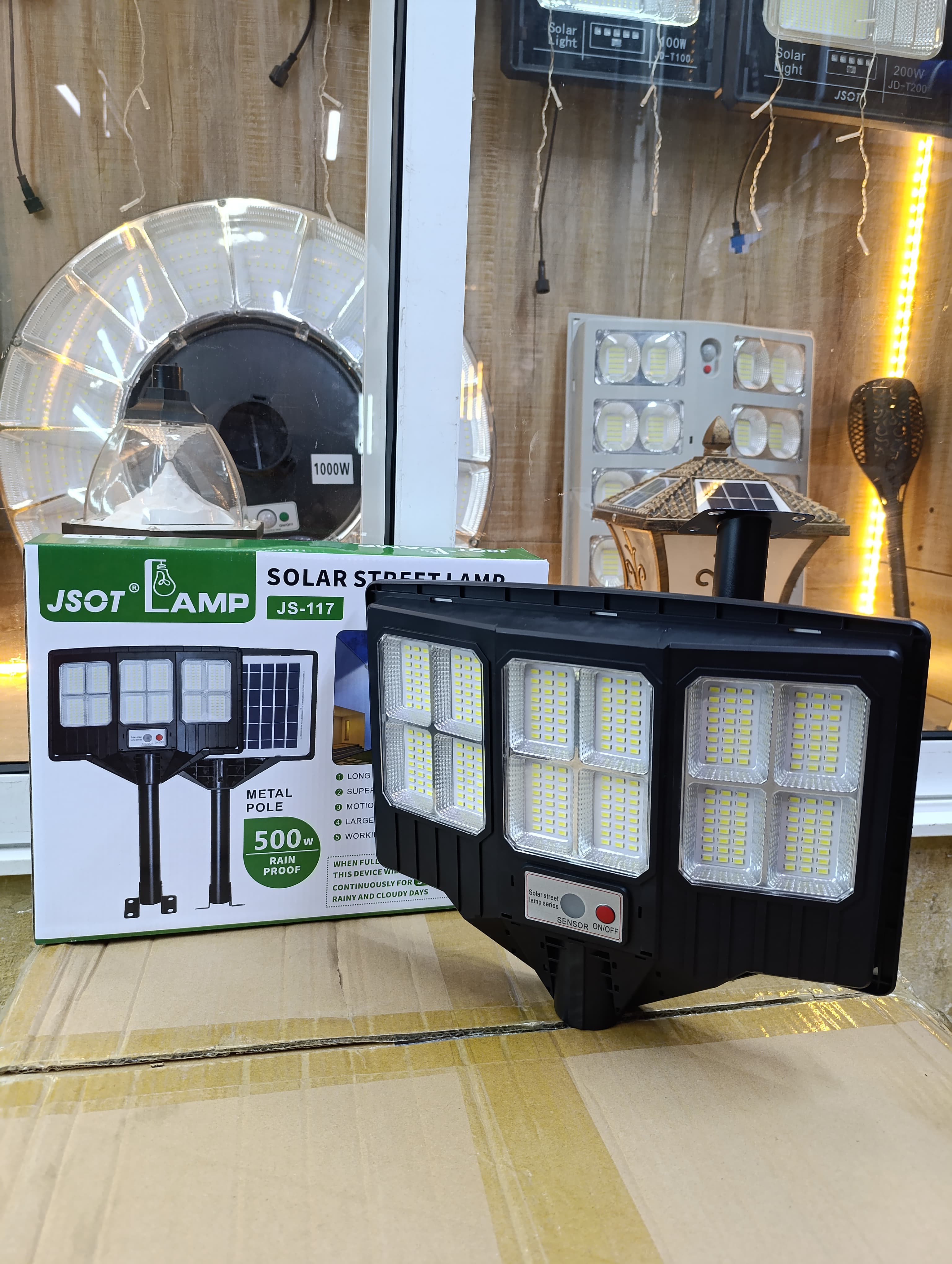 🎇500W JS-117 Solar Street Lamp🎇Has inbuilt solar panel 20W
Has inbuilt battery with higher Ah capacity
Has rust resistance body surface
It is water proof 
Modern design fashion solar lights
All in o