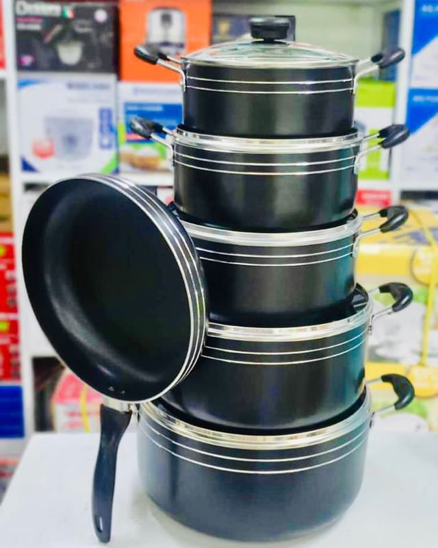 PERFEC  PRODUCT☀️Original TC 14pc NonStick  Cookware *5 cooking pots and 5 glass lids;
20/22/24/28/30cm Saucepan
26cm Frying Pan
1pc Scotch Brite
2pc Nonstick Spoons
Easy to clean.