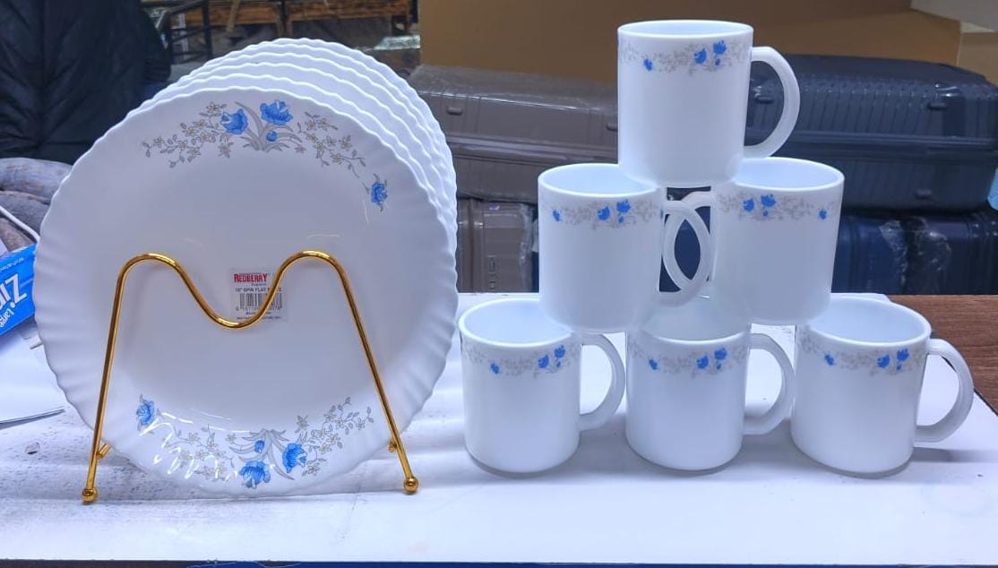 AMAZING COMBO🎉Ceramic DINNER SET 12PC😶‍🌫️We brings you this perfect dinner plate with a premium quality for your daily kitchen needs that will help you serve the perfect meal. Ceramic.Microwave & d