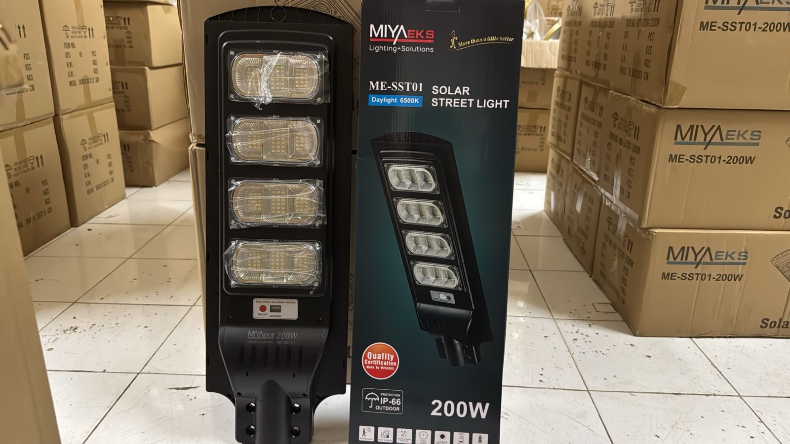 🎇Solar Light 200W Commercial Solar Street Light LED 100% Brightest Outdoor Dusk-to-Dawn Lamp🎇FASTER CHARGING】Solar lights outdoor environmental protection and energy saving, polycrystalline silicon