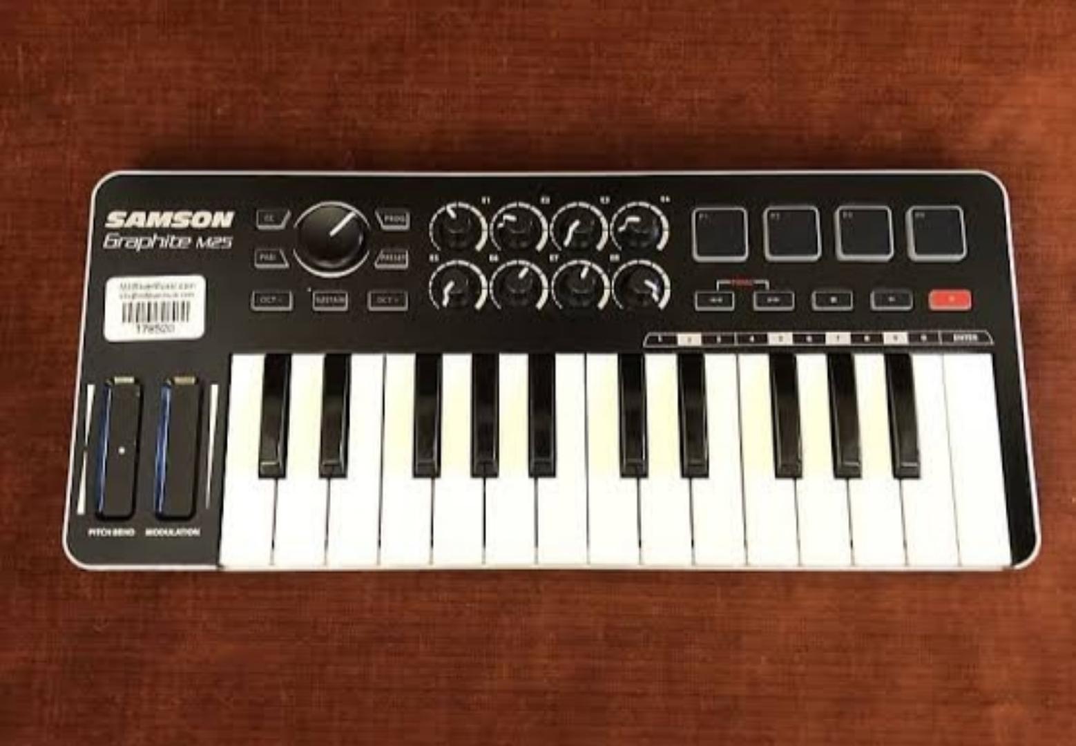 Samson Graphite M-25 MIDI Controller