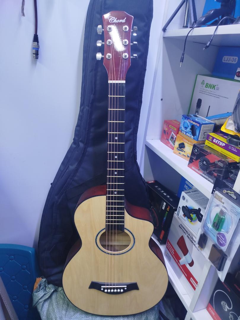 Classic Acoustic guitar Size 38" + shoulder strap & Guitar picks