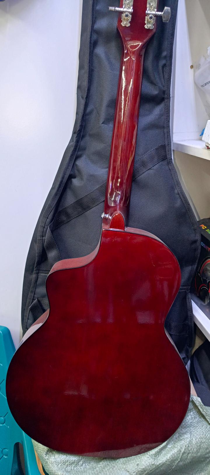 Classic Acoustic guitar Size 38" + shoulder strap & Guitar picks