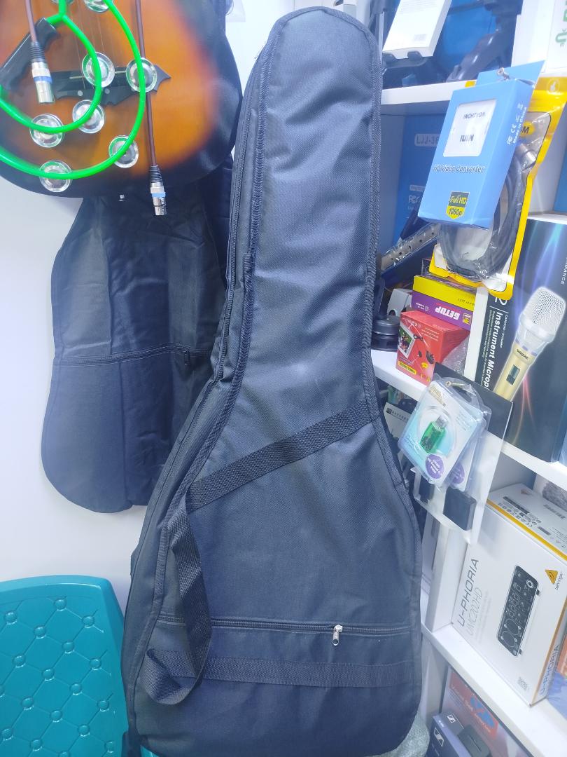 Classic Custom made Acoustic guitar Padded bag plus shoulder strap and 2 picks