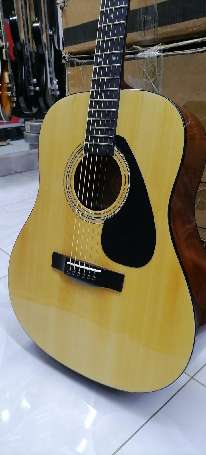YamahaF310 - Full Size Steel String Acoustic Guitar