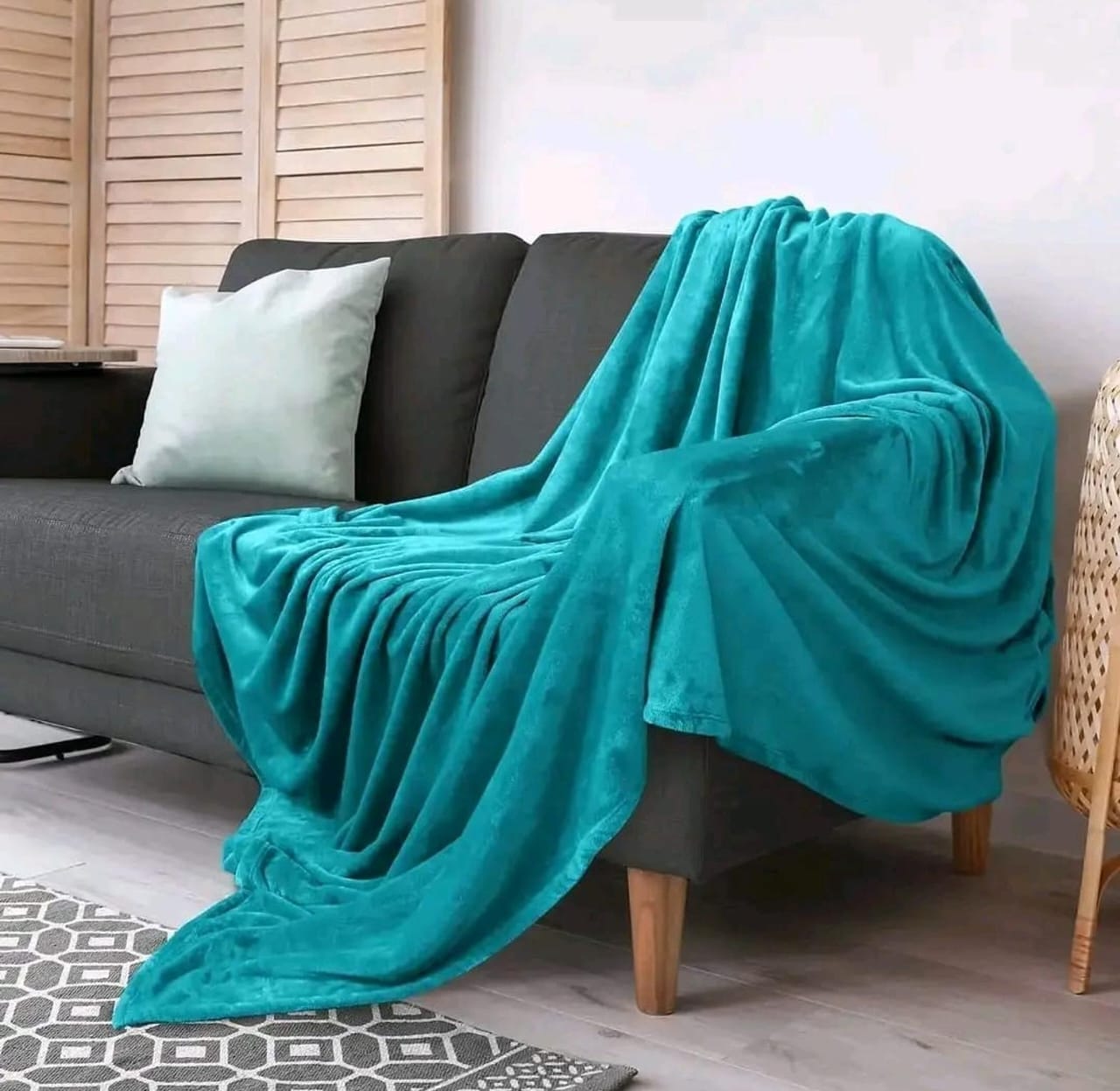 🔅🔅🔅Plain fleece blanket 
▪️Soft
▪️Cotton 
6x6
All colors available