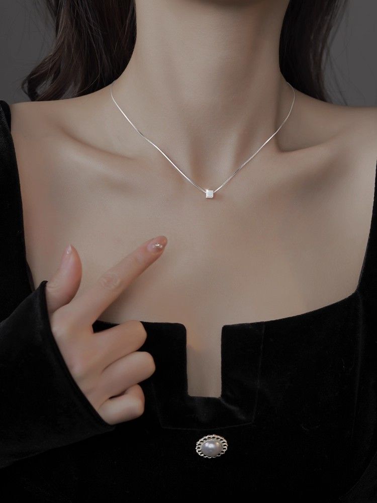 925 Pure Silver Sugar Cube Necklace for Women, 2025 New Style, Popular Model, Elegant, Light Luxury, Unique Design, High-end Collarbone Chain