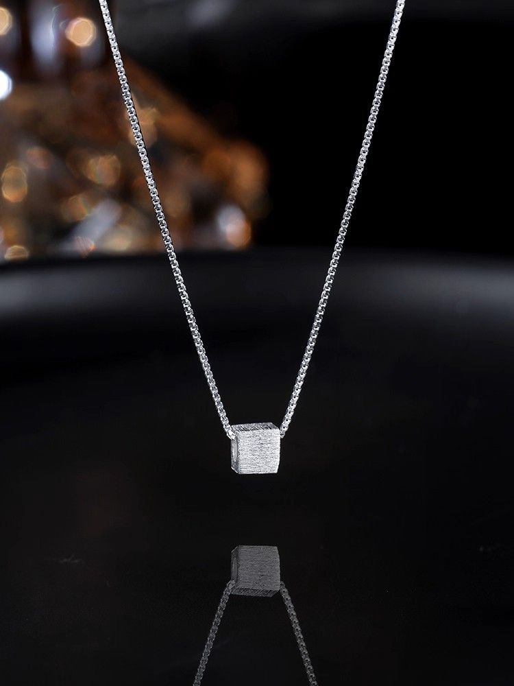 925 Pure Silver Sugar Cube Necklace for Women, 2025 New Style, Popular Model, Elegant, Light Luxury, Unique Design, High-end Collarbone Chain