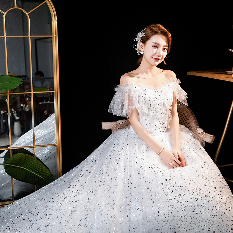 One shoulder wedding dress 2025 new bride trailing temperament small forest style French light wedding dress super fairy simple