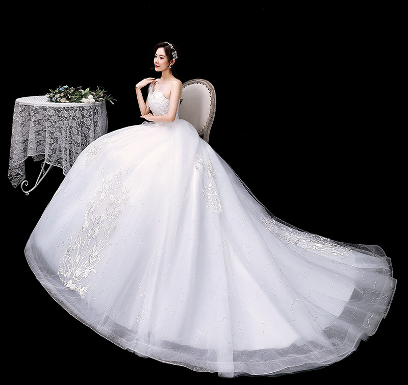 One shoulder wedding dress 2025 new bride trailing temperament small forest style French light wedding dress super fairy simple