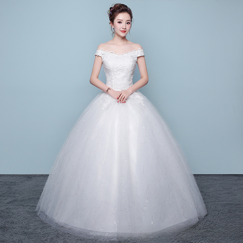 Light wedding dress 2025 new one-line shoulder-length bride slim V-neck trailing temperament princess forest main yarn