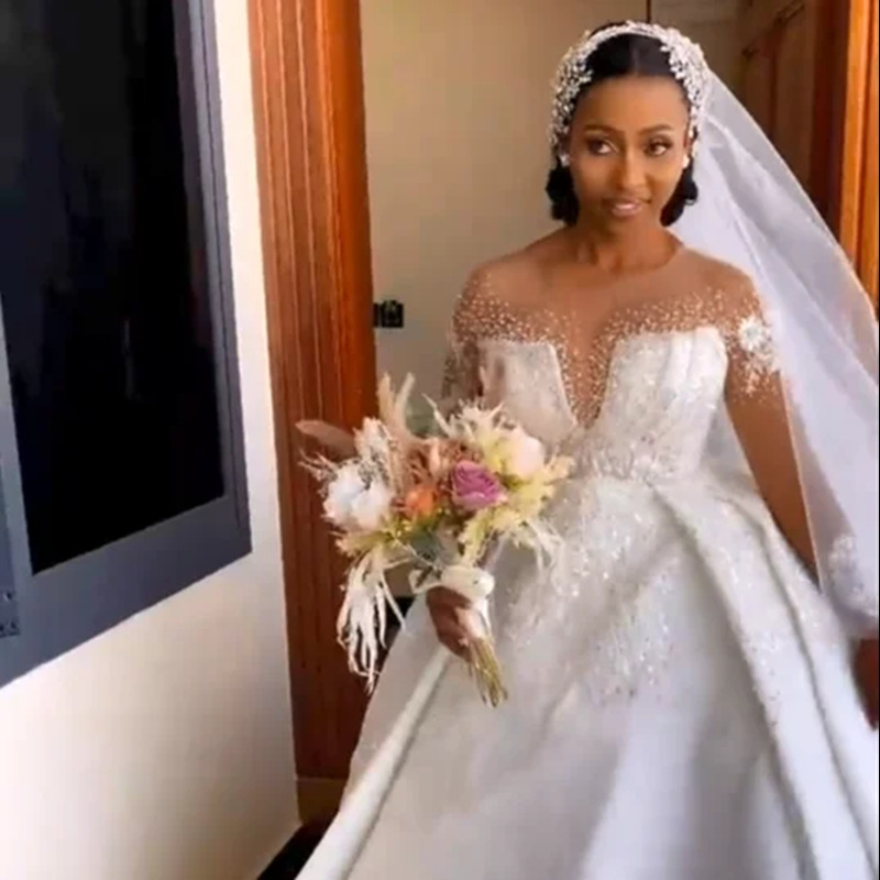 2025 summer new one-shoulder European and American long tail main wedding dress white