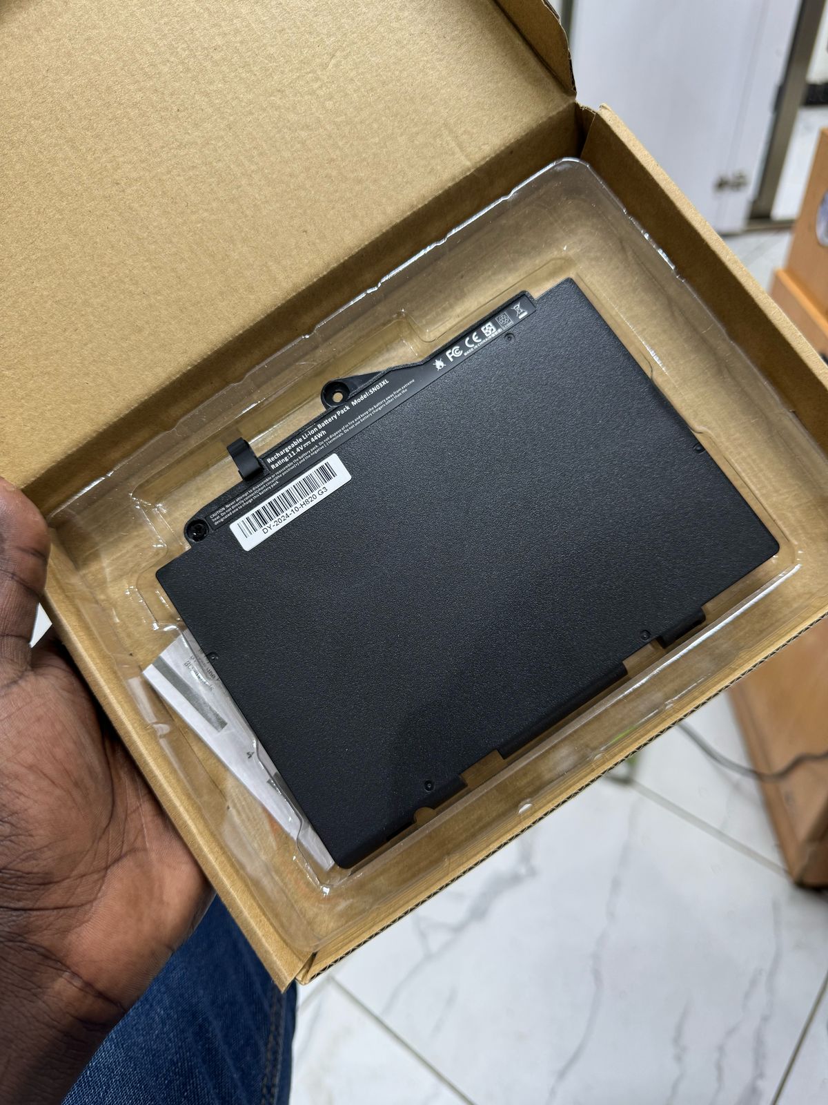 HP SN03XL Original Laptop Battery for EliteBook 820 G3 / 725 G3 / 820 G4 – Replacement Internal Battery, Long-Lasting Power.