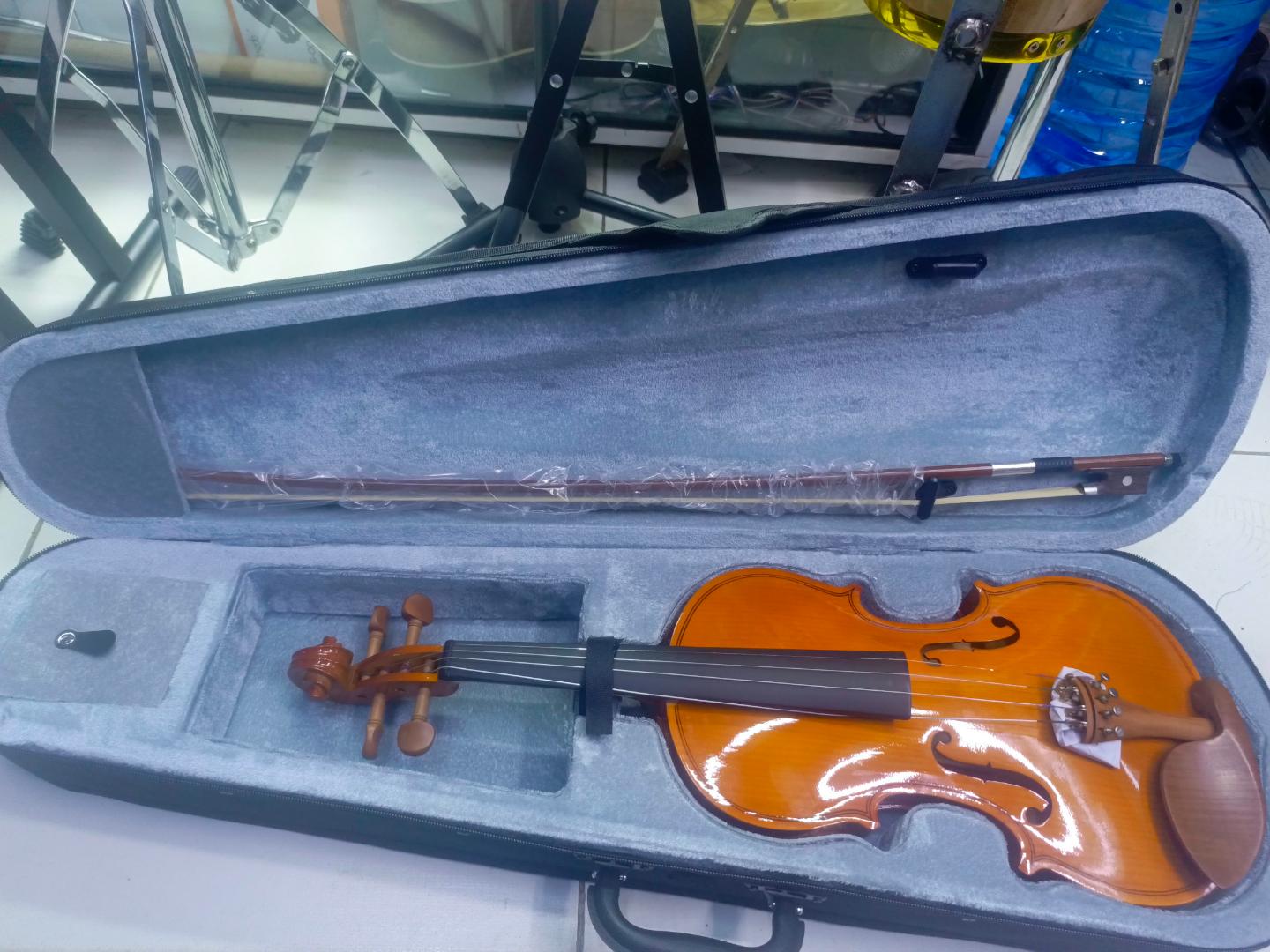 violin 4/4 maple leaf