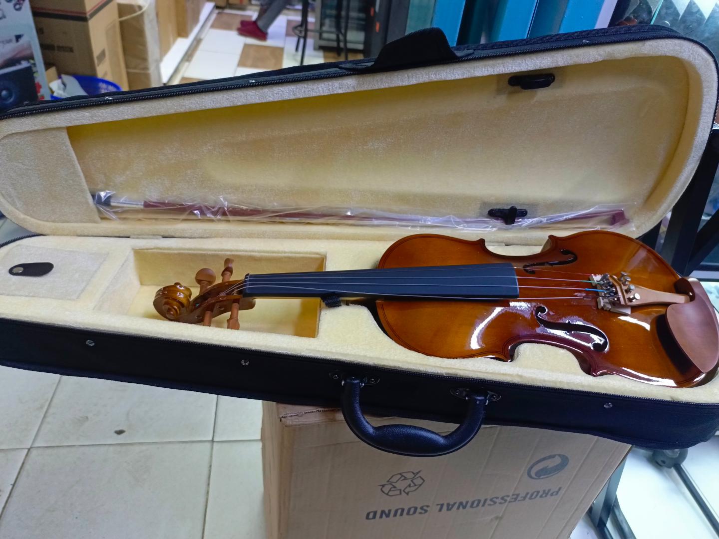 violin 4/4 maple leaf
