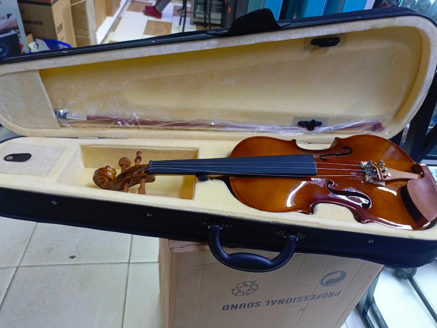 violin 4/4 maple leaf