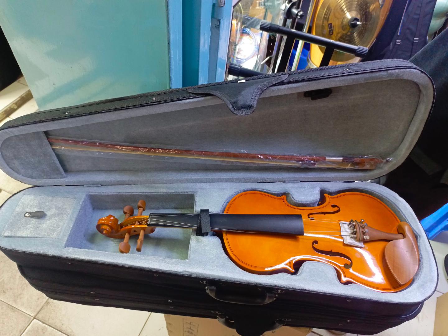 violin 4/4 maple leaf