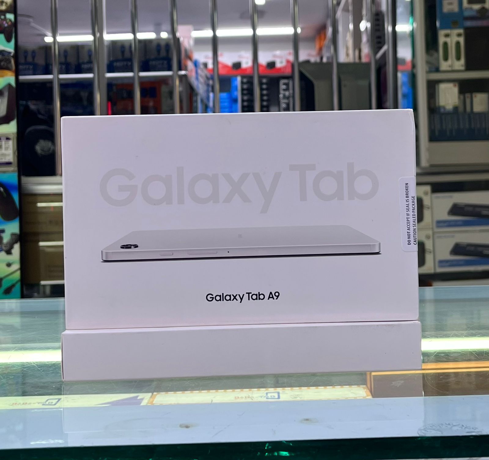 Samsung Galaxy A9 (2018) – 6.3″ Super AMOLED – 6GB RAM + 128GB ROM – 24MP Quad Camera – 3800mAh – Black