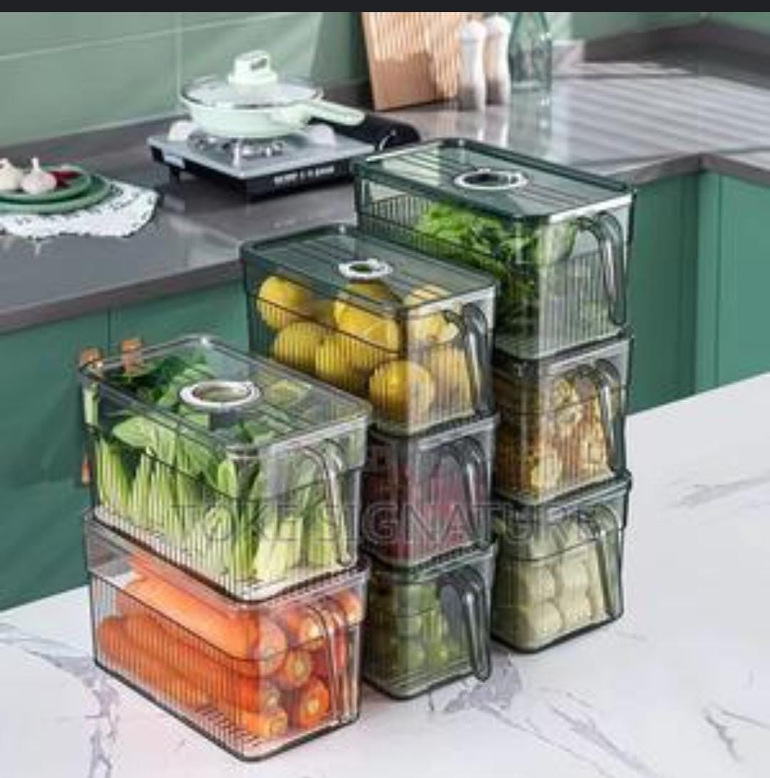 3L Elegant Acrylic Fridge Container with Date Indicator – Freshness Keeper Box for Fruits, Vegetables & Leftovers (Green & Clear)