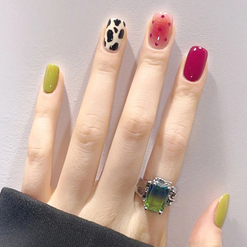 Ms.Miemie 24pcs Fake Nails Reusable Stick On Nails Press on Full Cover False Nail Tips with Jelly Stickers Makeup Accessorise view 2