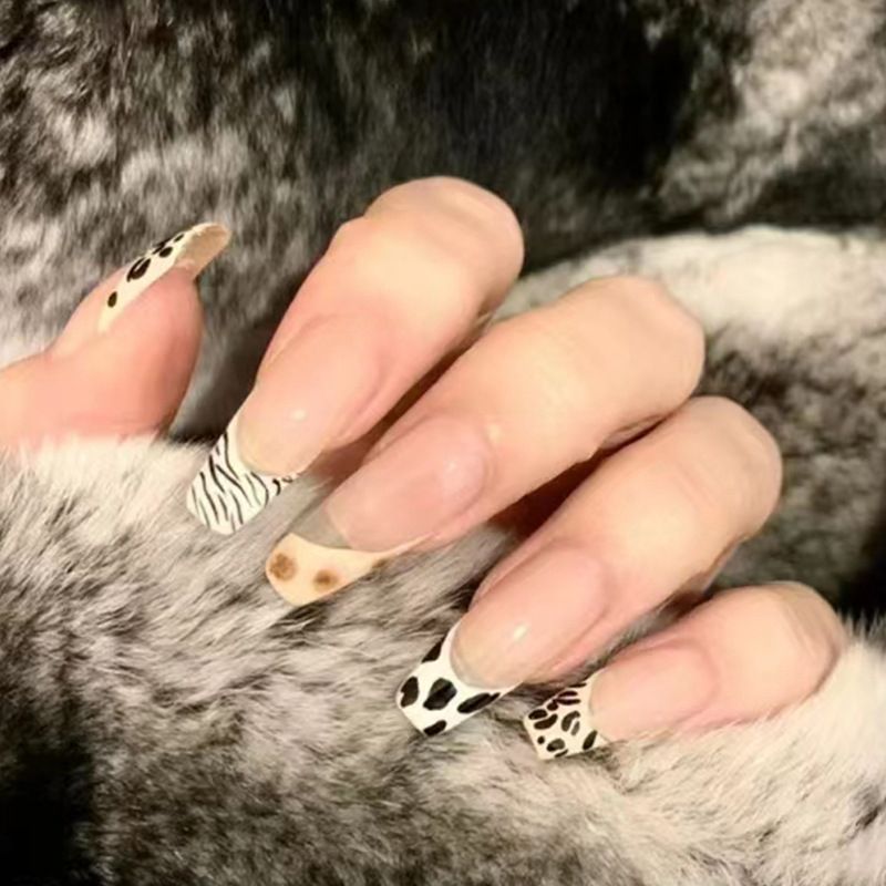 Ms.Miemie 24pcs Fake Nails Reusable Stick On Nails Press on Full Cover False Nail Tips with Jelly Stickers Makeup Accessorise view 5