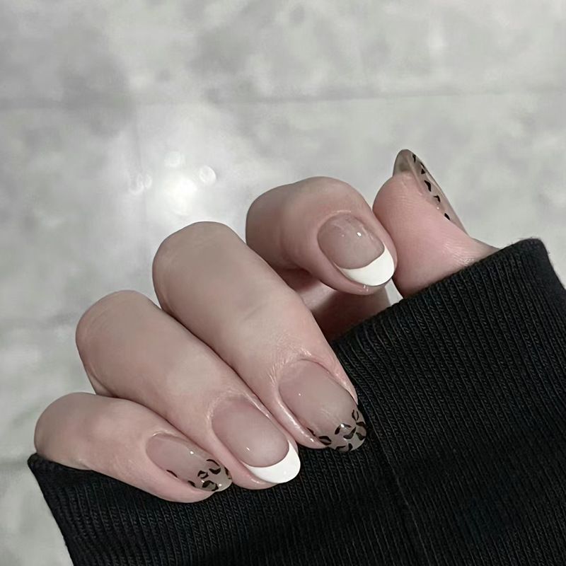 Ms.Miemie 24pcs Fake Nails Reusable Stick On Nails Press on Full Cover False Nail Tips with Jelly Stickers Makeup Accessorise view 4