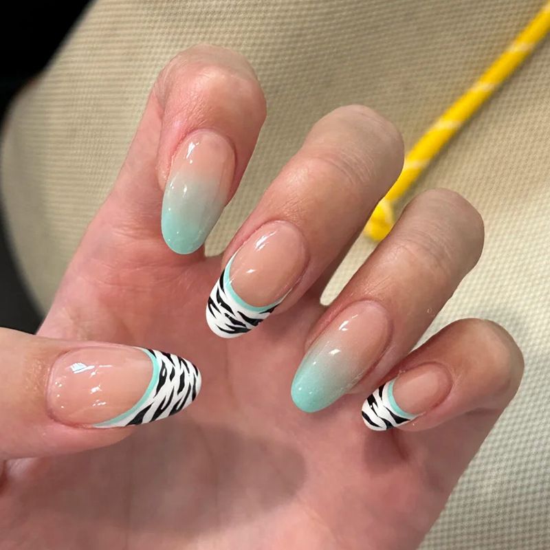 Ms.Miemie 24pcs Fake Nails Reusable Stick On Nails Press on Full Cover False Nail Tips with Jelly Stickers Makeup Accessorise view 3