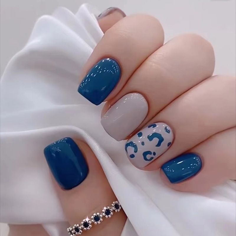 Ms.Miemie 24pcs Fake Nails Reusable Stick On Nails Press on Full Cover False Nail Tips with Jelly Stickers Makeup Accessorise view 5