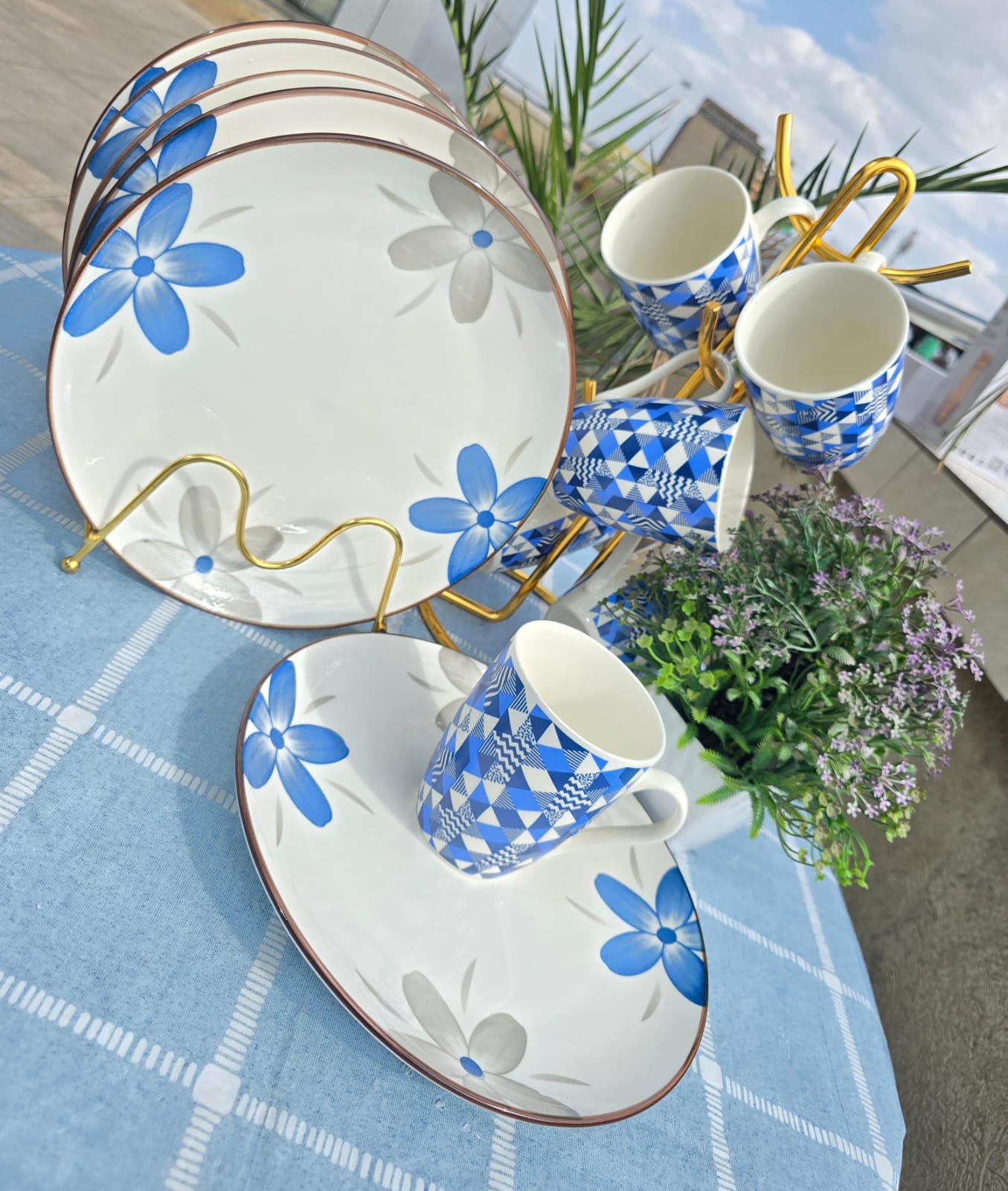 ✨12pcs Dinner Set – Simple Elegance for Everyday Dining✨

Upgrade your table with this classic 12-piece ceramic dinner set. Comes complete with 6 plates & 6 cups, perfect for family meals, guests, or