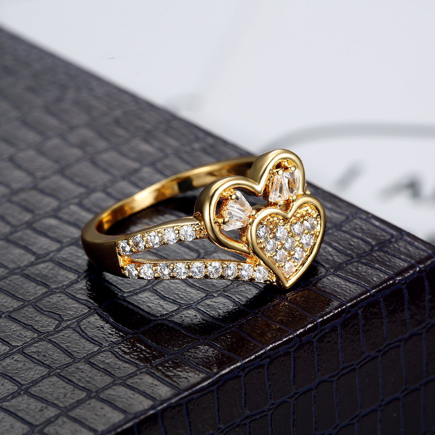Creative hot selling new personalized twin peach heart-shaped full diamond zircon ring for women Ladies' jewelry