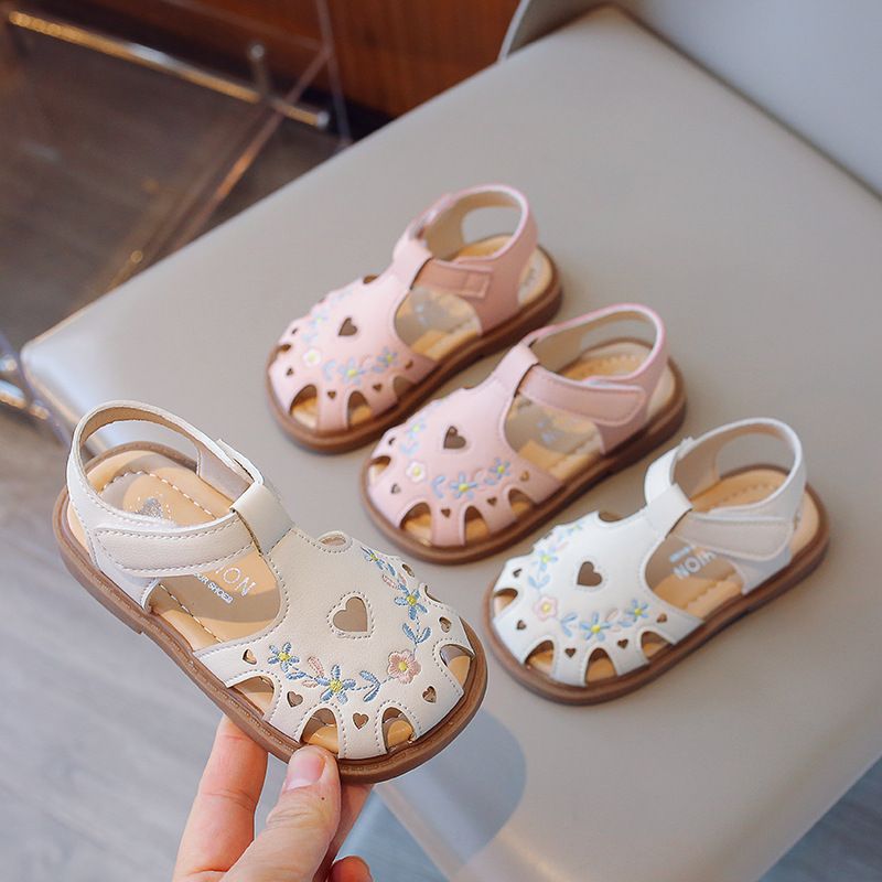 Baby girl sandals with soft bottom and toe cover, children's sandals, and princess shoes for girls