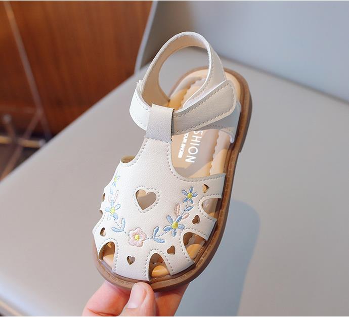 Baby girl sandals with soft bottom and toe cover, children's sandals, and princess shoes for girls