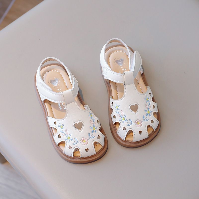 Baby girl sandals with soft bottom and toe cover, children's sandals, and princess shoes for girls