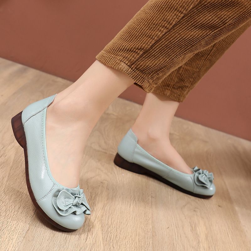 New Fashionable Round Head Leather Women's Flat Bottom Versatile Bean Single Shoes Flower Comfortable Soft Bottom Dancing Mom Shoes