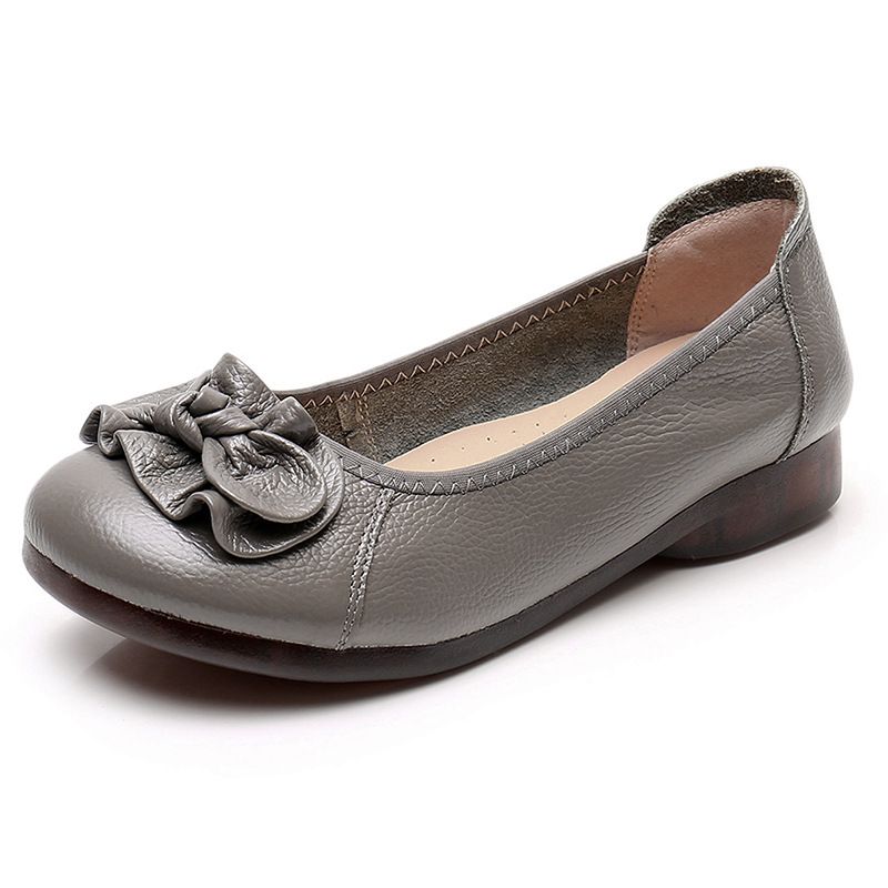 New Fashionable Round Head Leather Women's Flat Bottom Versatile Bean Single Shoes Flower Comfortable Soft Bottom Dancing Mom Shoes