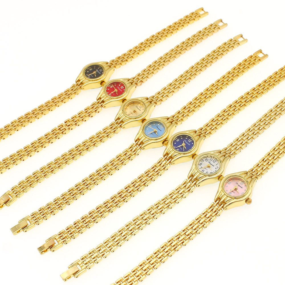 New Fashion Hot Selling Full Love Pendant Bracelet Women's Watch Gold Versatile Creative Bracelet Light Luxury Exquisite Women's Watch Watch
