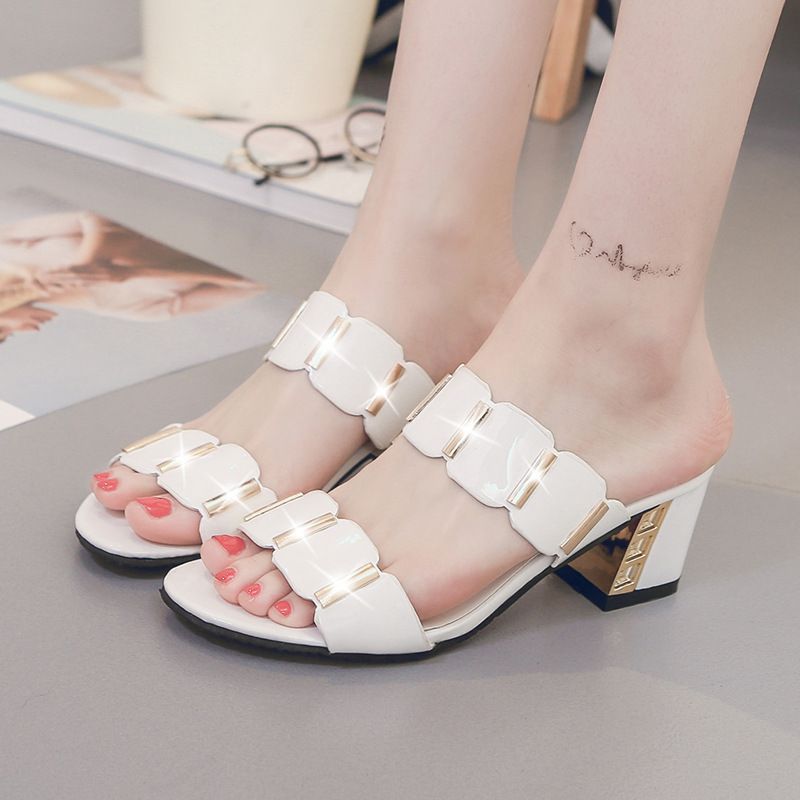 Large size new women's sandals with thick heels, cool slippers for women's summer fashion, women's one-piece slippers for outdoor wear, high heels for women