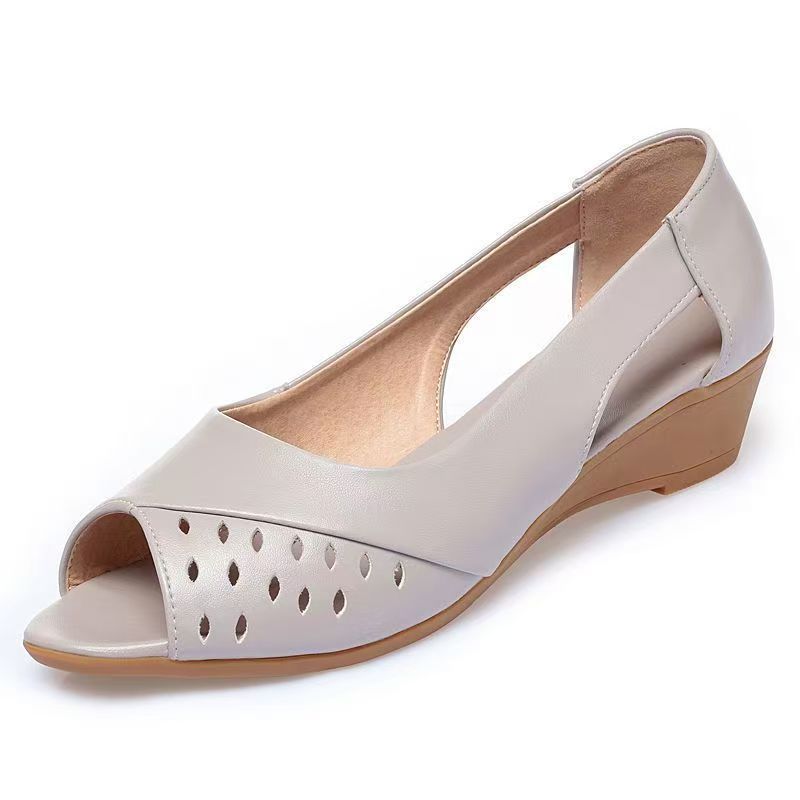 Real soft leather mom shoes, anti slip flat and comfortable sandals, women's new versatile plus size fish mouth shoes, wedge heels, summer women's shoes