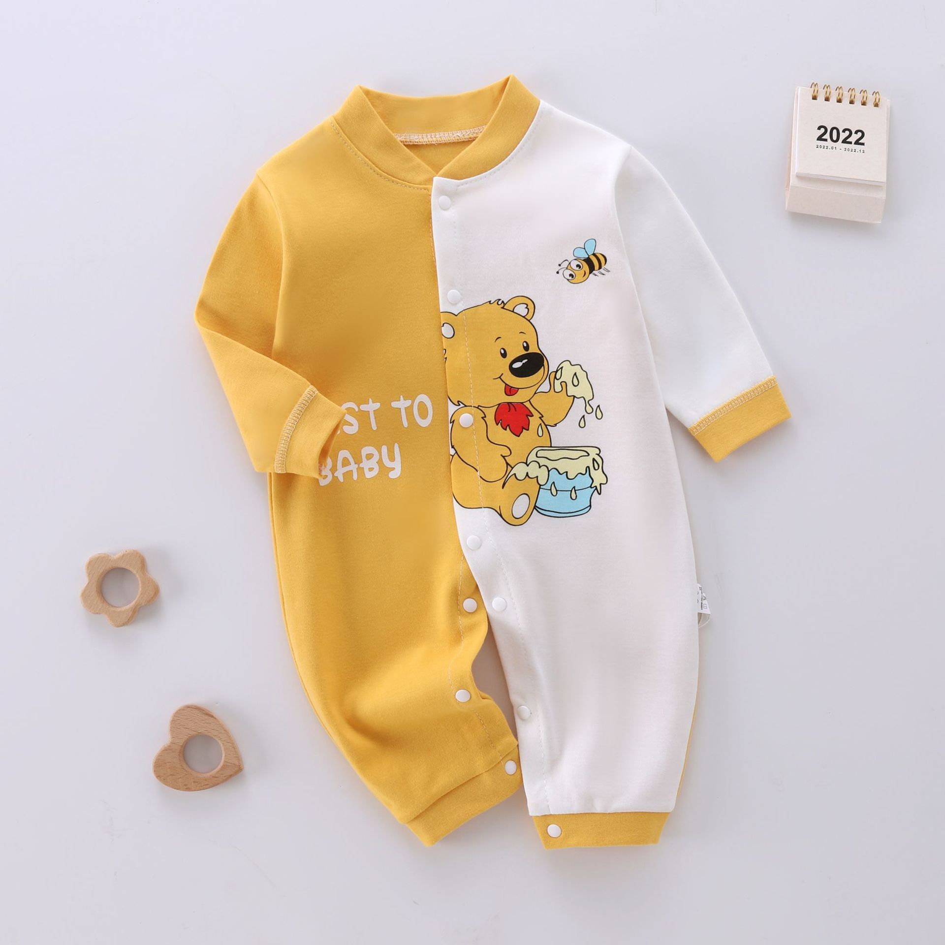 Baby jumpsuit autumn and winter long sleeved combed cotton printed crawling suit, baby close fitting underwear, baby clothes