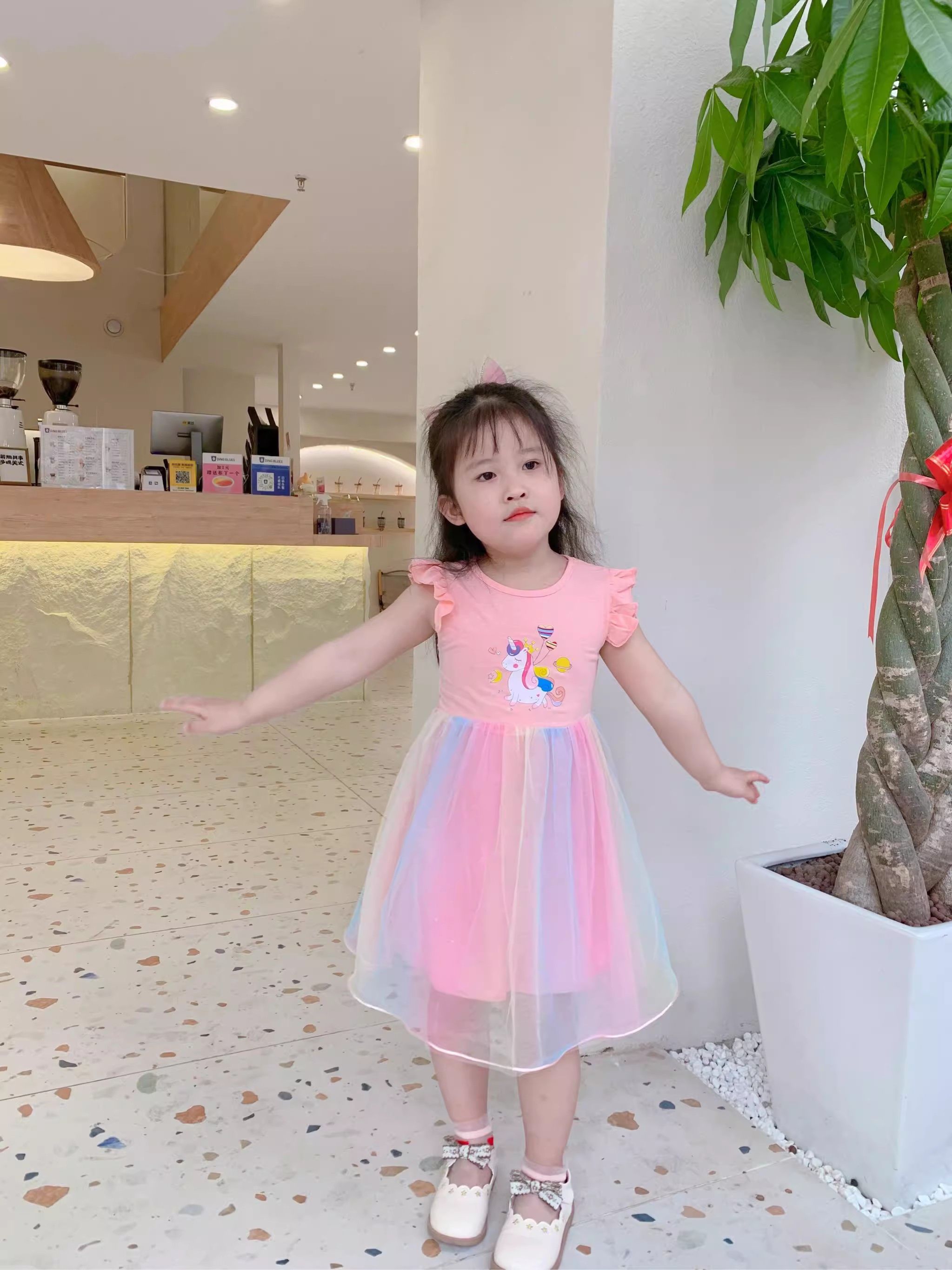 Girls' dress, children's summer children's clothing, princess dress, foal colored mesh splicing, sleeveless fluffy skirt