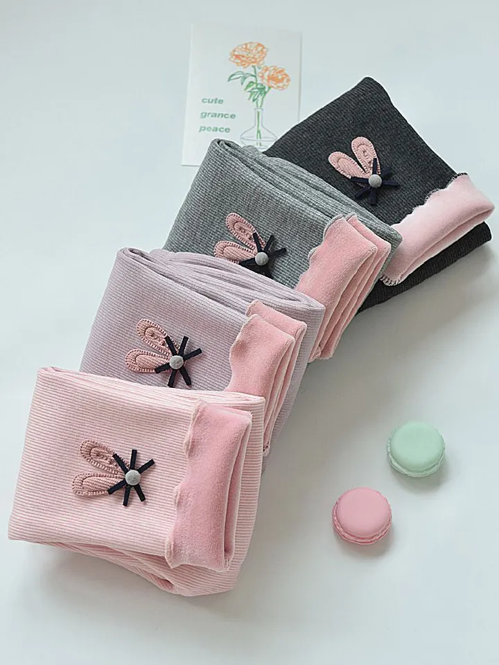 Girls' bottom pants made of fleece for autumn and winter, baby with added fleece, pure cotton pants for small and medium-sized children to wear, stylish pants with one-piece fleece