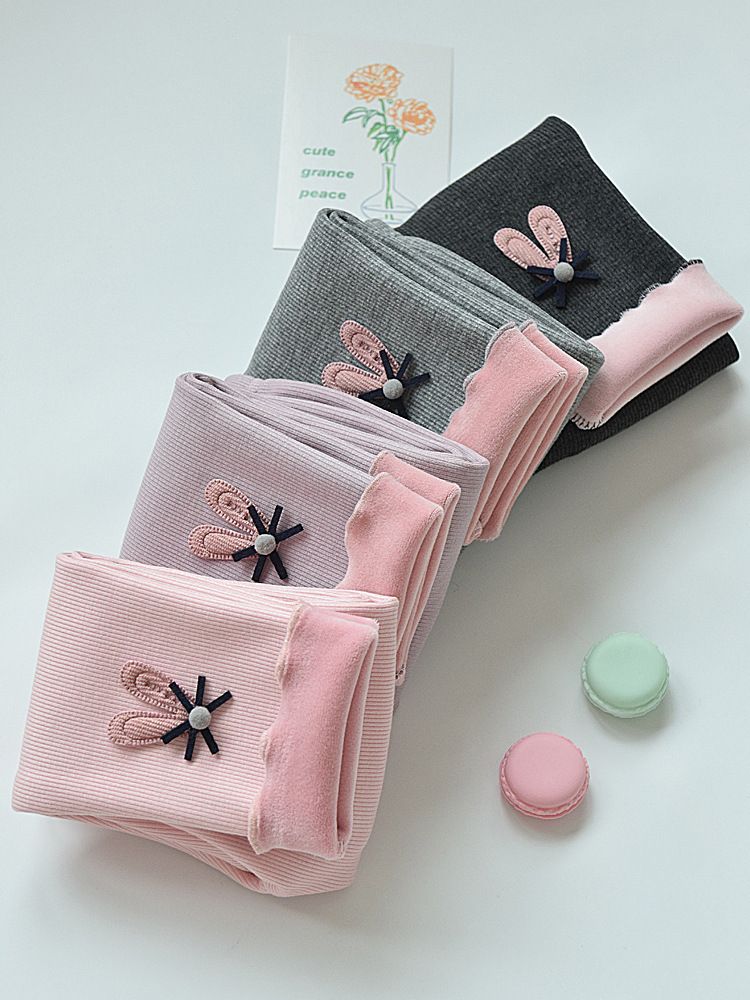Girls' bottom pants made of fleece for autumn and winter, baby with added fleece, pure cotton pants for small and medium-sized children to wear, stylish pants with one-piece fleece