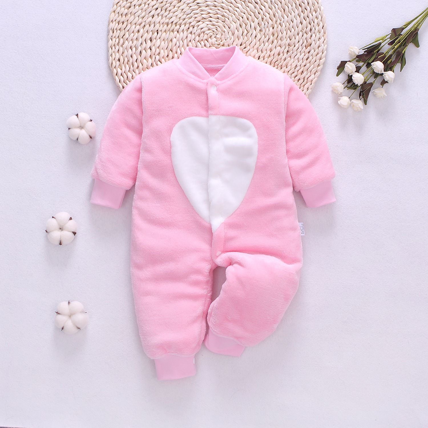 Baby clothing for spring, autumn, winter, short sleeved, thick fitting, men's and women's baby flannel warm jumpsuit, pajamas