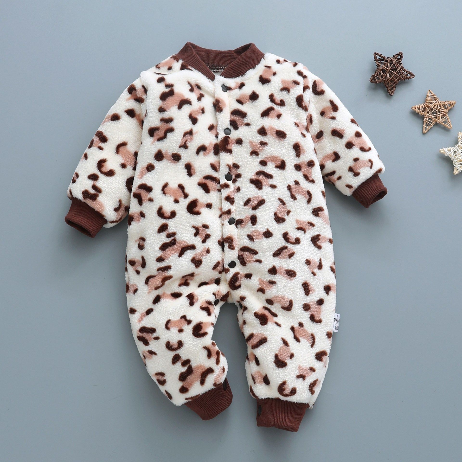 Baby clothing for spring, autumn, winter, short sleeved, thick fitting, men's and women's baby flannel warm jumpsuit, pajamas