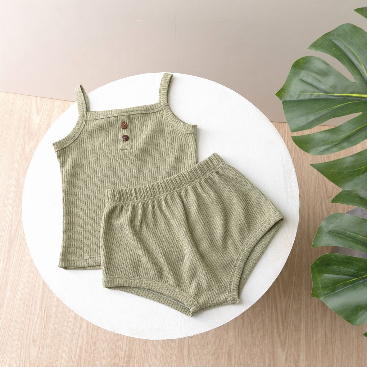 Children's summer new baby camisole vest set, girls' Korean children's clothing, baby triangle shorts