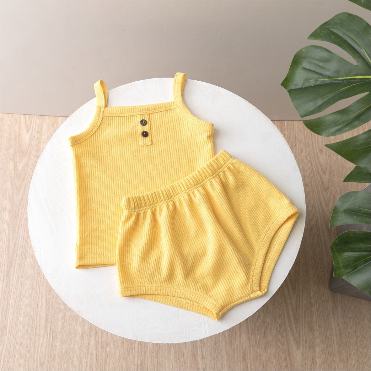 Children's summer new baby camisole vest set, girls' Korean children's clothing, baby triangle shorts